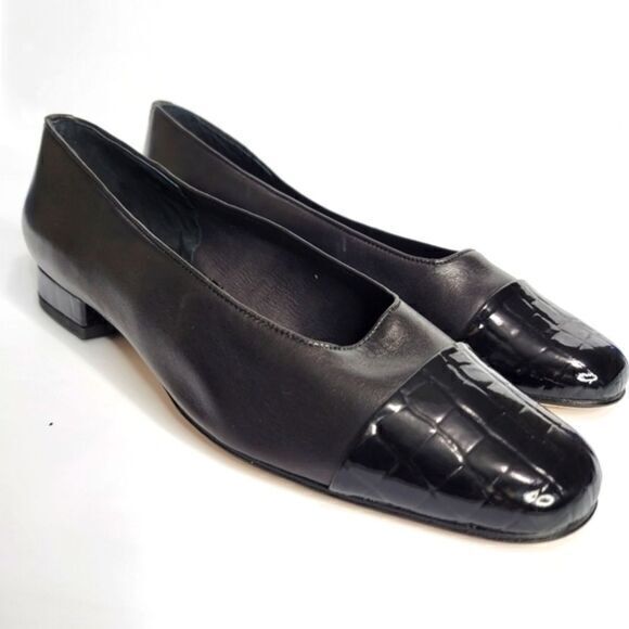 Vaneli Flats 8.5 Black Soft Leather Black Patent Leather‎ Toe - Picture 1 of 10